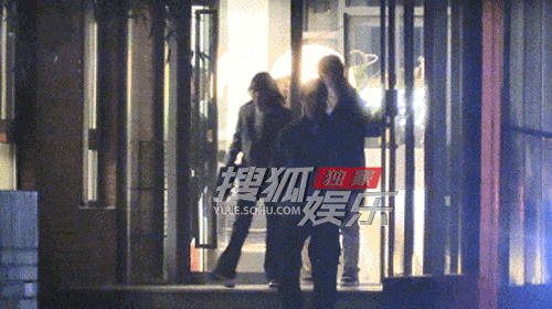 王俊凯录音棚下班路透 哇哦！期待新作品！ ​​​