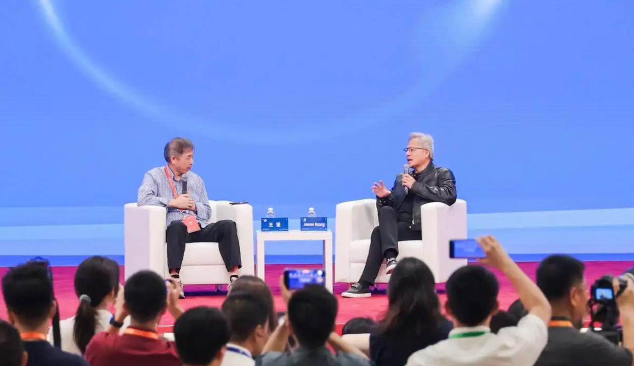 黄仁勋还是太懂中国，法媒的这篇报道，值得每一个人关注！
法新社报道称，黄仁勋在近