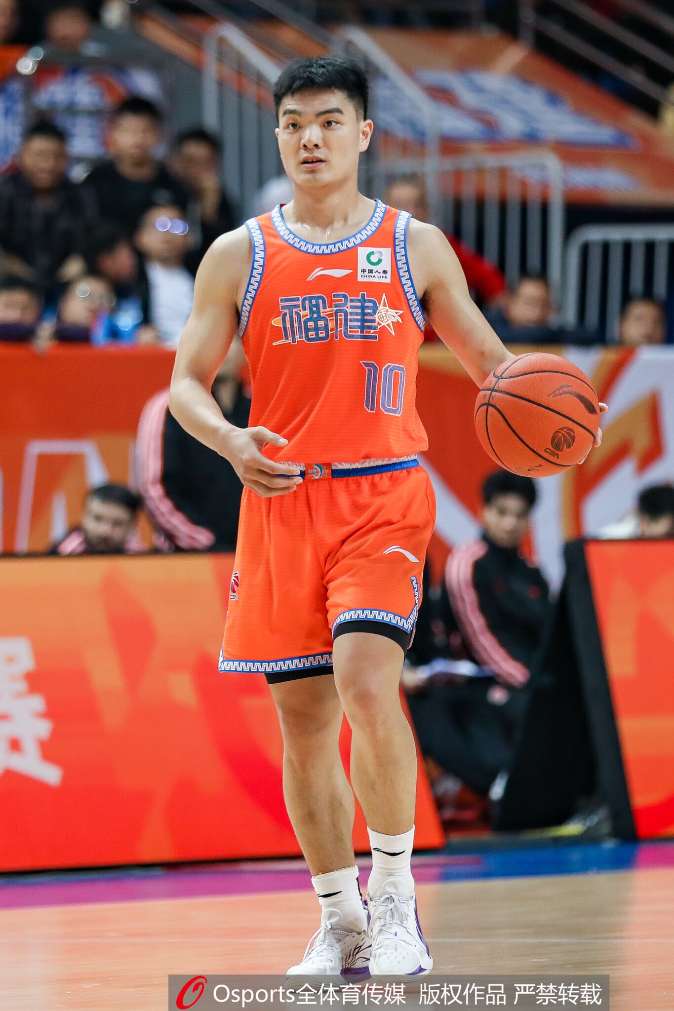 尽力了！黎伊扬全场12中7&三分6中3 拿下21分3助1断&正负值+10