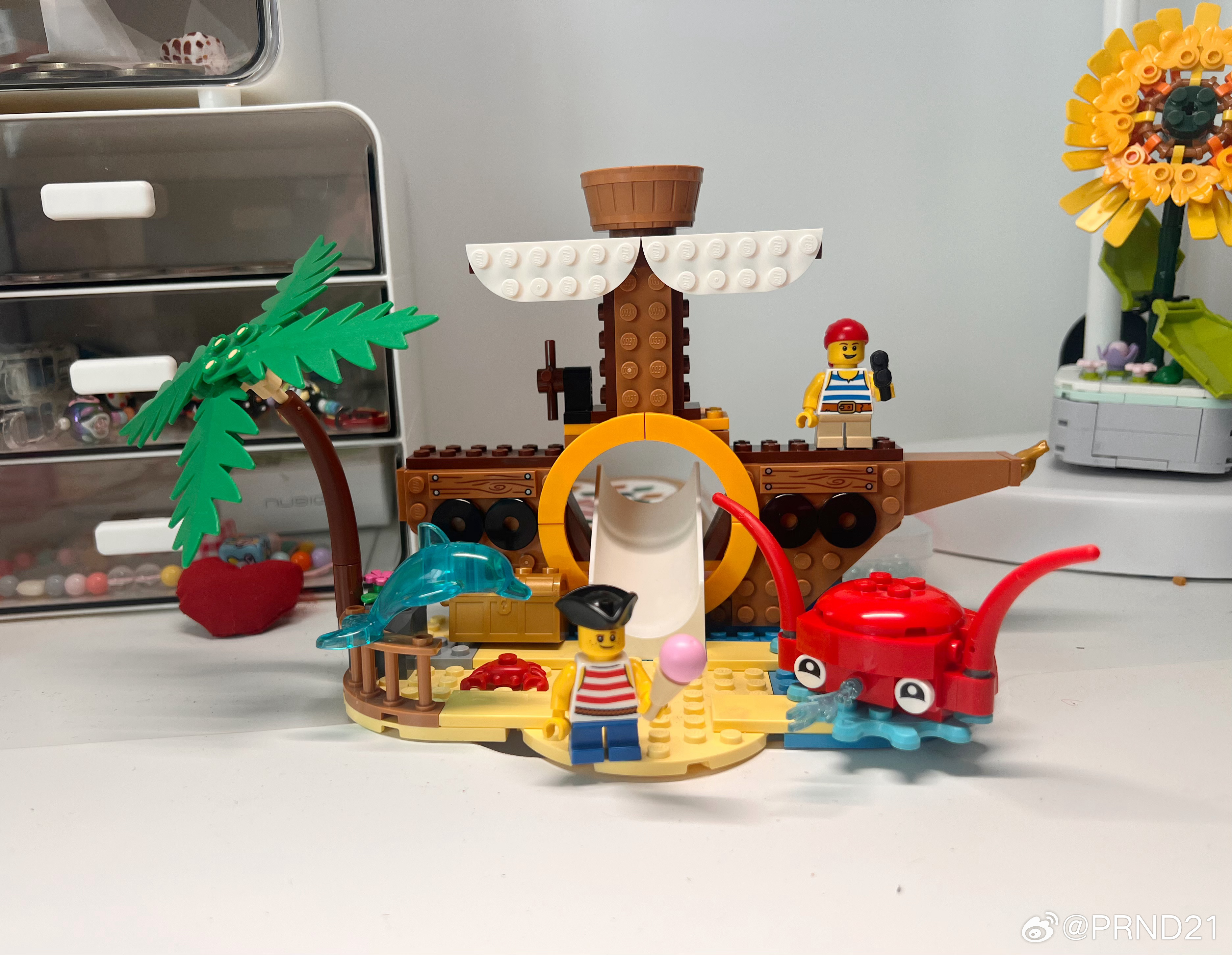 闺女的牙仙子礼物拼好了！（顺便解决了乐高没有琪露诺、风见幽香、酒鬼的缺憾） 