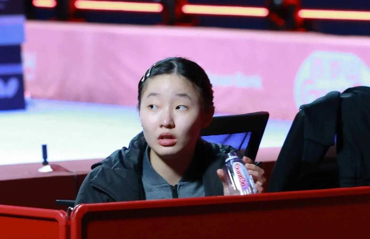 张本智和亚锦赛挑衅动作引发热议！这对兄妹原是中国乒乓名将张宇的子女，现代表日本出