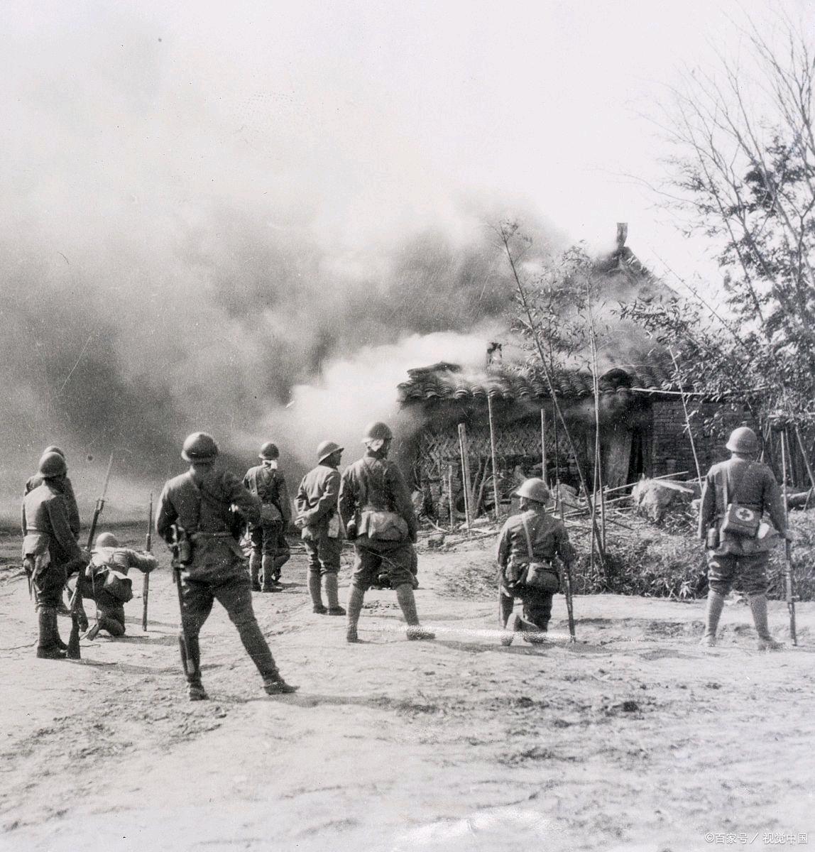 1944年，冀东平原，凌晨3点，300八路军进村不到两小时，就被3000日伪军重