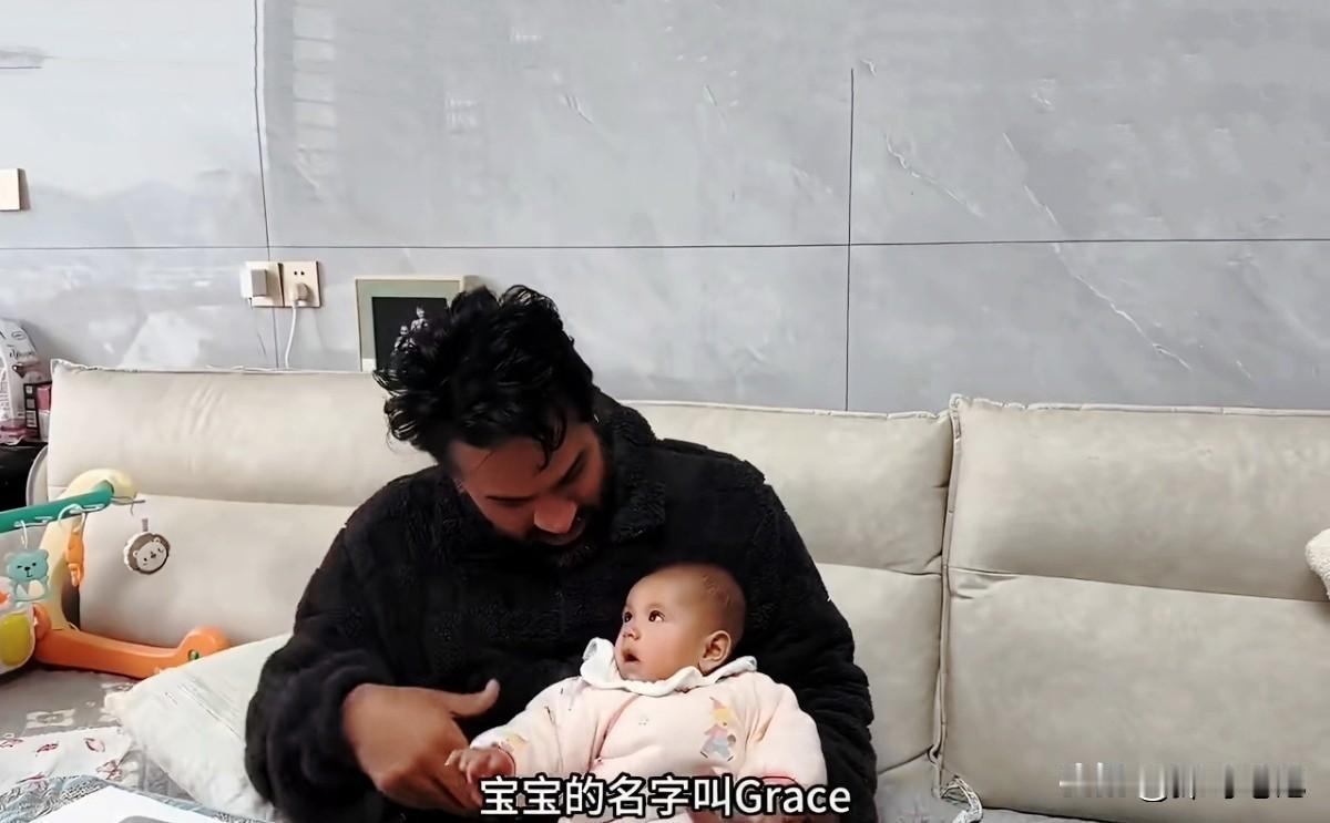 这个印度博主有了一个中印混血孩子取名Grace。到底把孩子的户口上到哪里，这位博