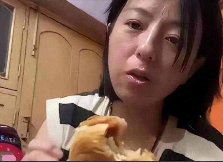 “真讽刺！” 嫁到印度达利特家庭的环境工程硕士丹丹，如今住进闷热没空调的棚屋，喝