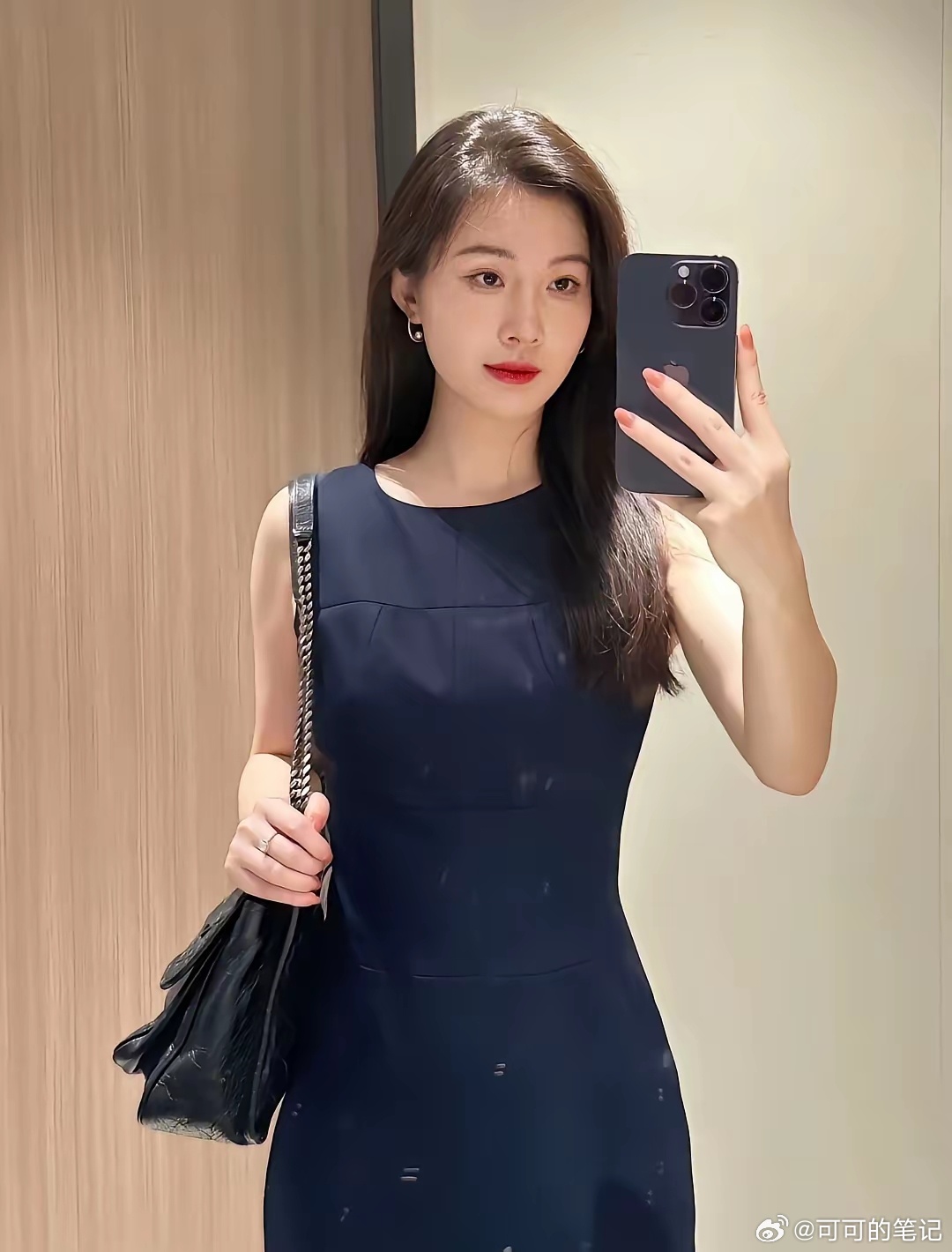 一个男人错过了最想在一起的人，就会变得越来越随和。一个女人错过了最想在一起的人，