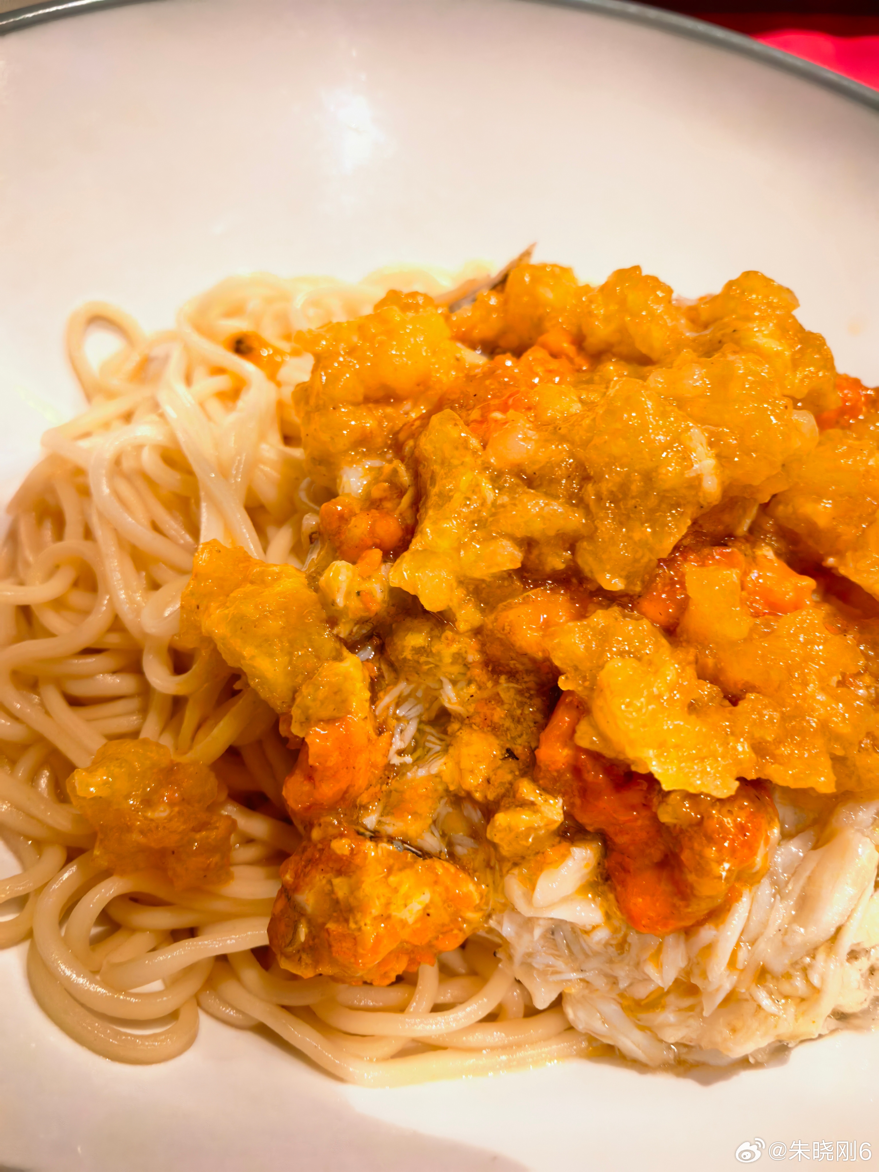 这趟上海有机会和老伙计叙叙旧还是很开心的，足球的东西聊一半，孩子的事情聊一半。大