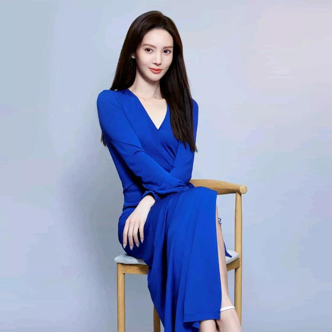 优雅蓝调，气质女神坐镇