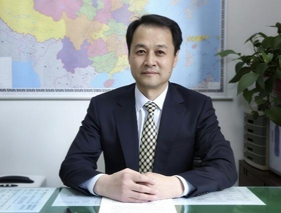 崇德楼雅聚小记
 
丙午孟秋，周一之夜，暑气未消，晚风初柔。吴起籍宗亲宋公，雅怀