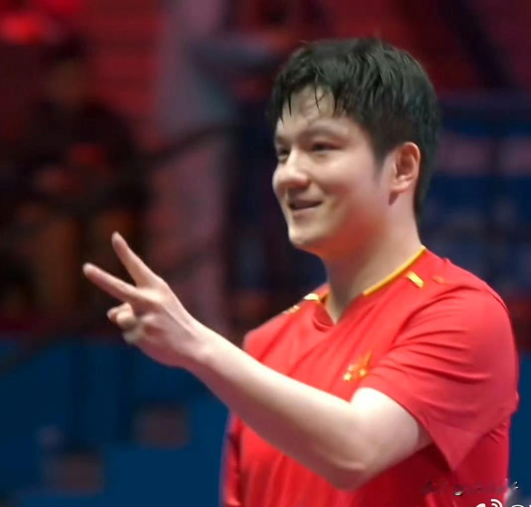 第十五届全国运动会乒乓球男单决赛
樊振东(上海地产集团队)4-1战胜林诗栋(海南