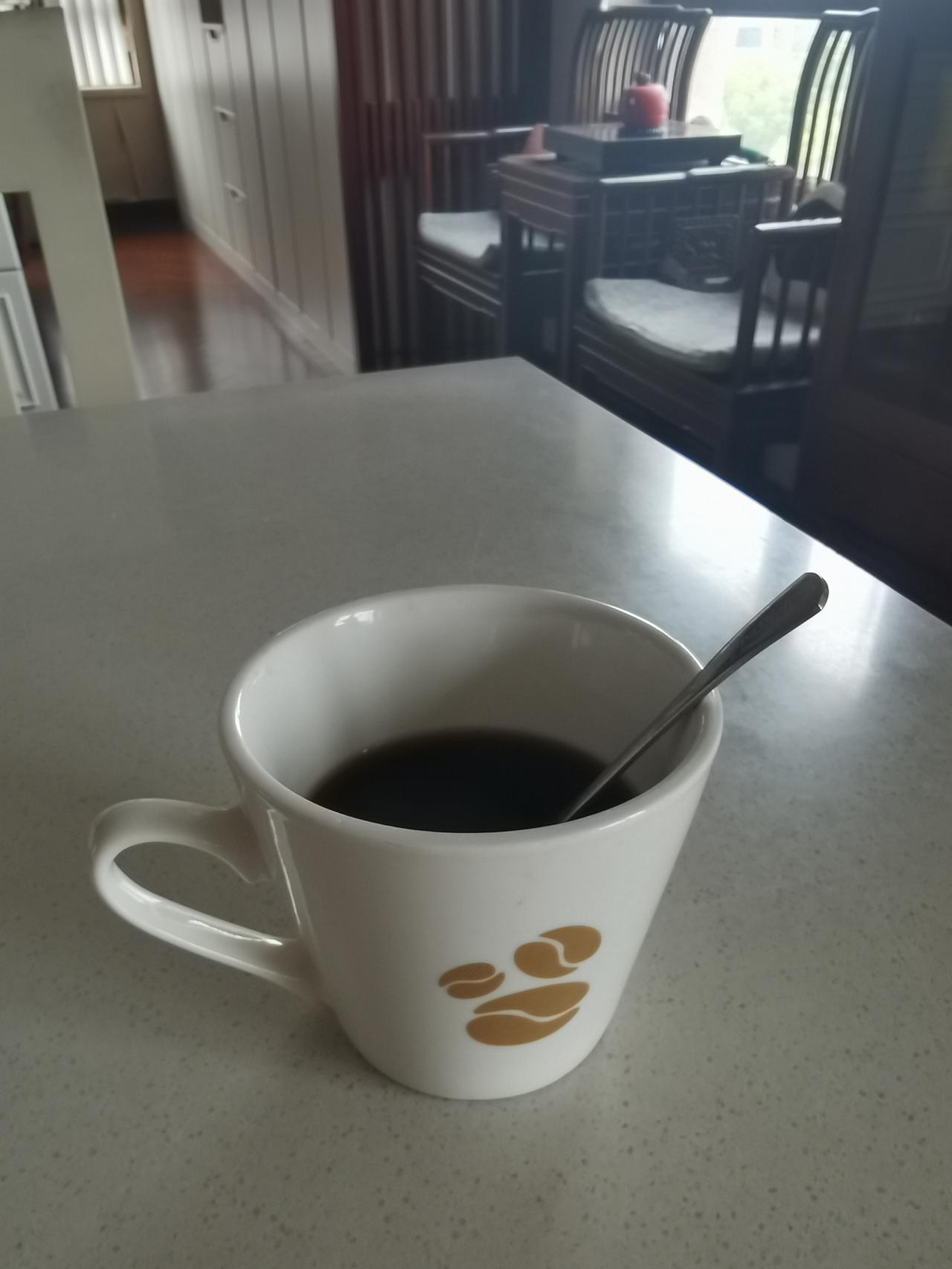 今天是我一周一次的轻断食日，只吃午餐一顿，早上也不用做早餐。

上海雨转阴，刚好