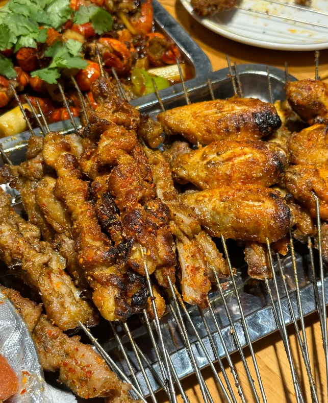 偷偷来深夜放毒 