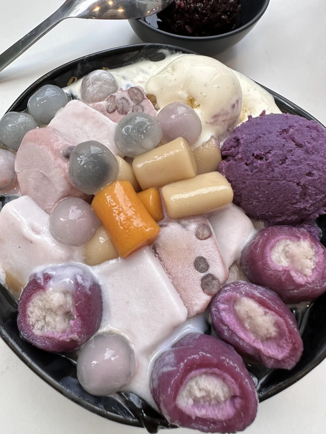 鲜芋仙这碗有种好吃到不顾人死活了。。。😅
