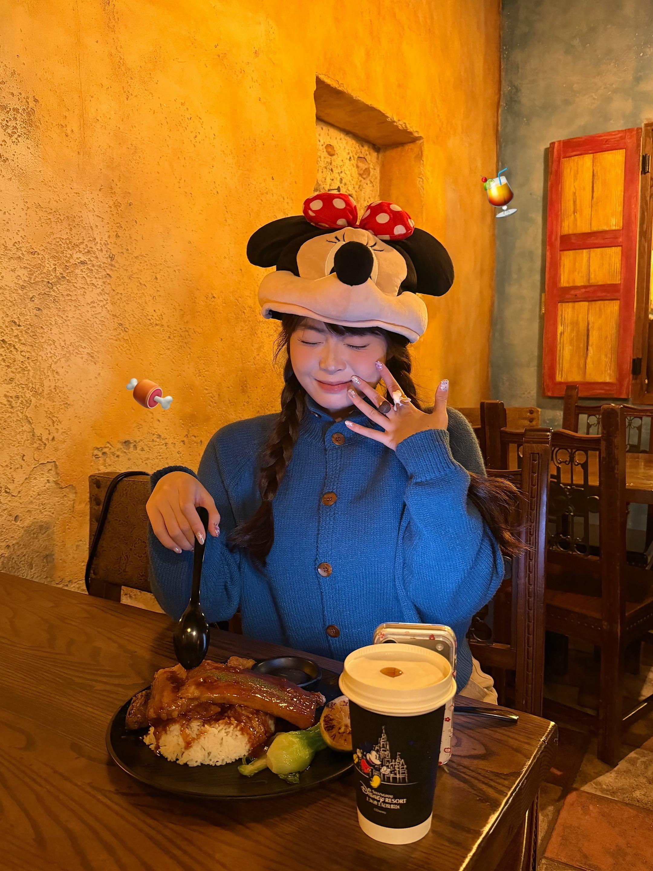 在迪士尼当全世界最快乐的女孩吧