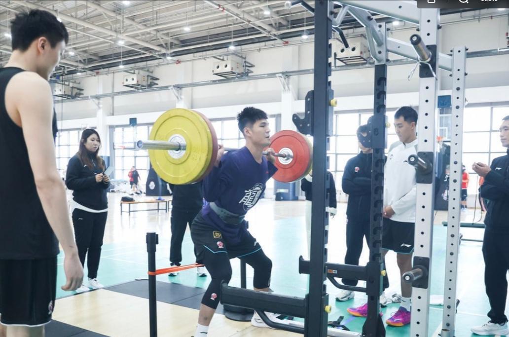 王哲林体测数据力压陈国豪，徐昕大跌眼镜
在CBA体测阶段，各大球队相继开展体测，