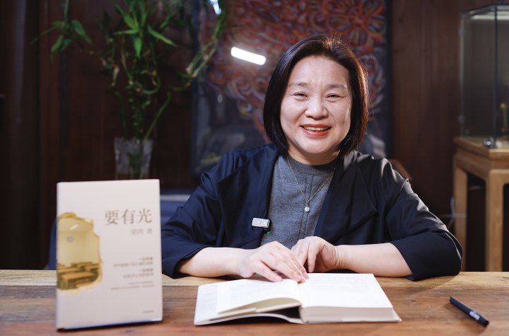 永远不肯走出房间的一静怎么了？梁鸿《要有光》试读第六天
