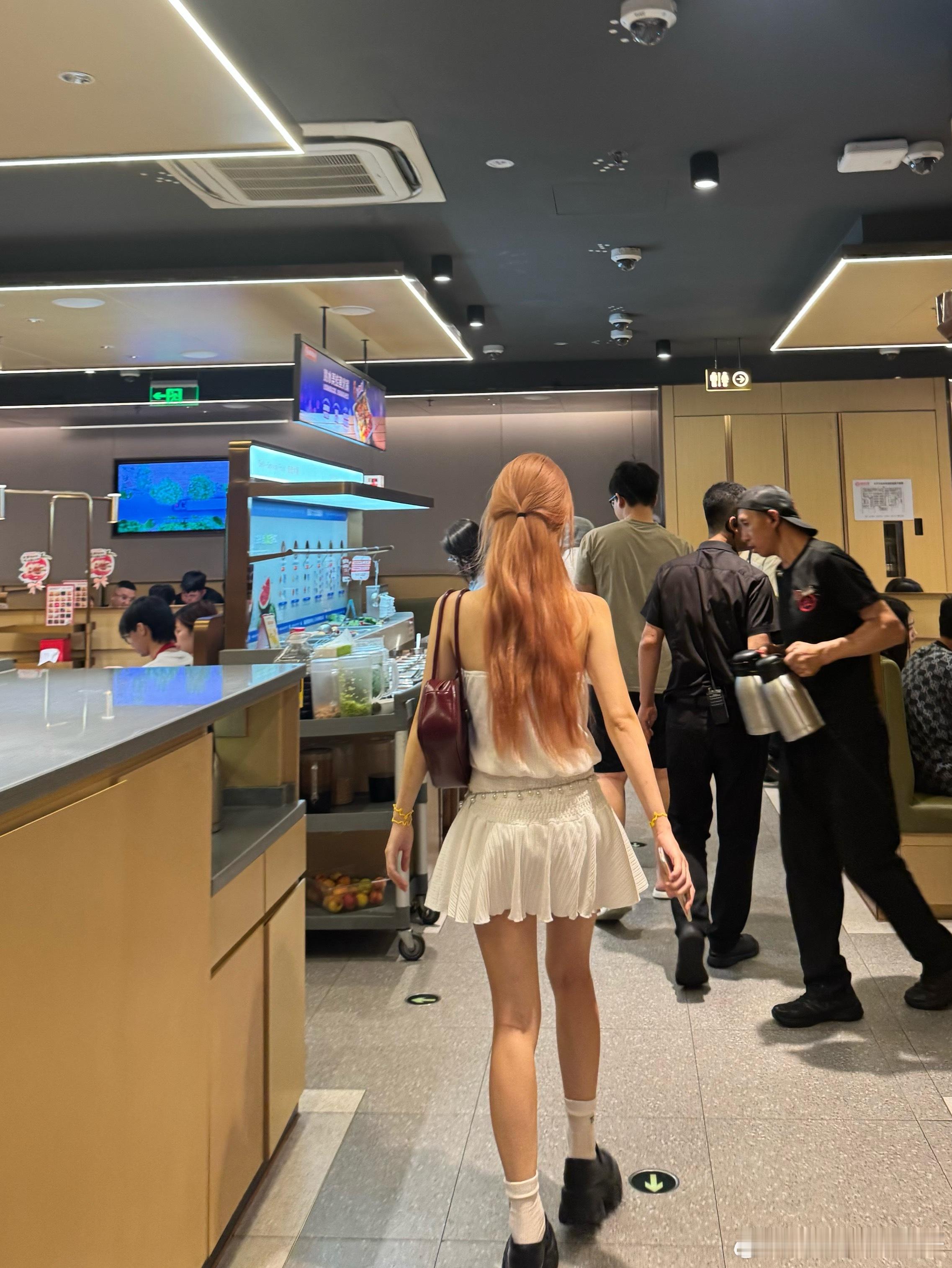最近一些日常 朋友拍的我好瘦好瘦 ​​​