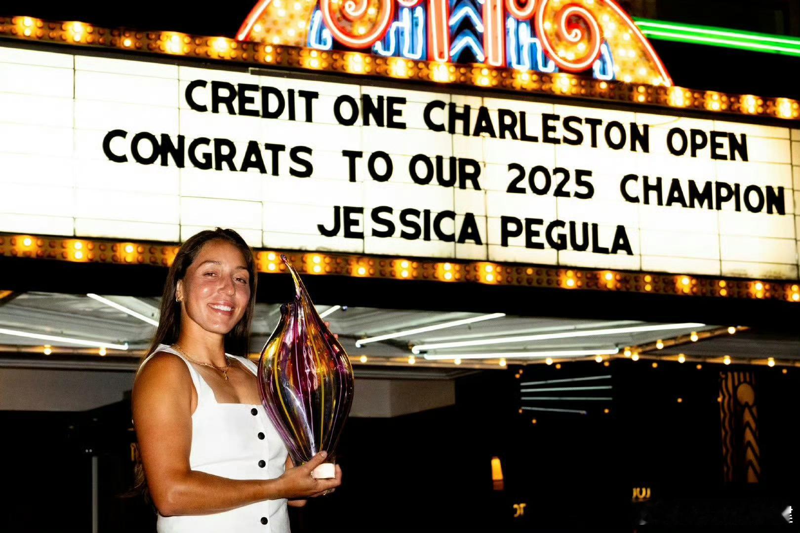 【纳瓦罗家族好有钱！】WTA查尔斯顿500赛今年总奖金提升到250万美元奖金，此