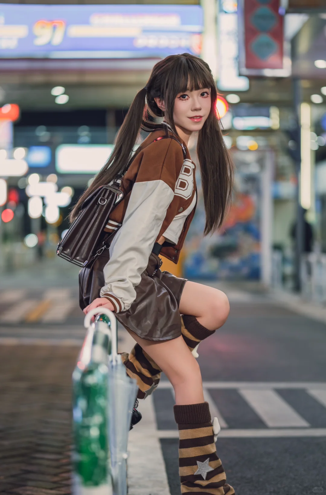 她们都很迷人 我不一样 我不理人