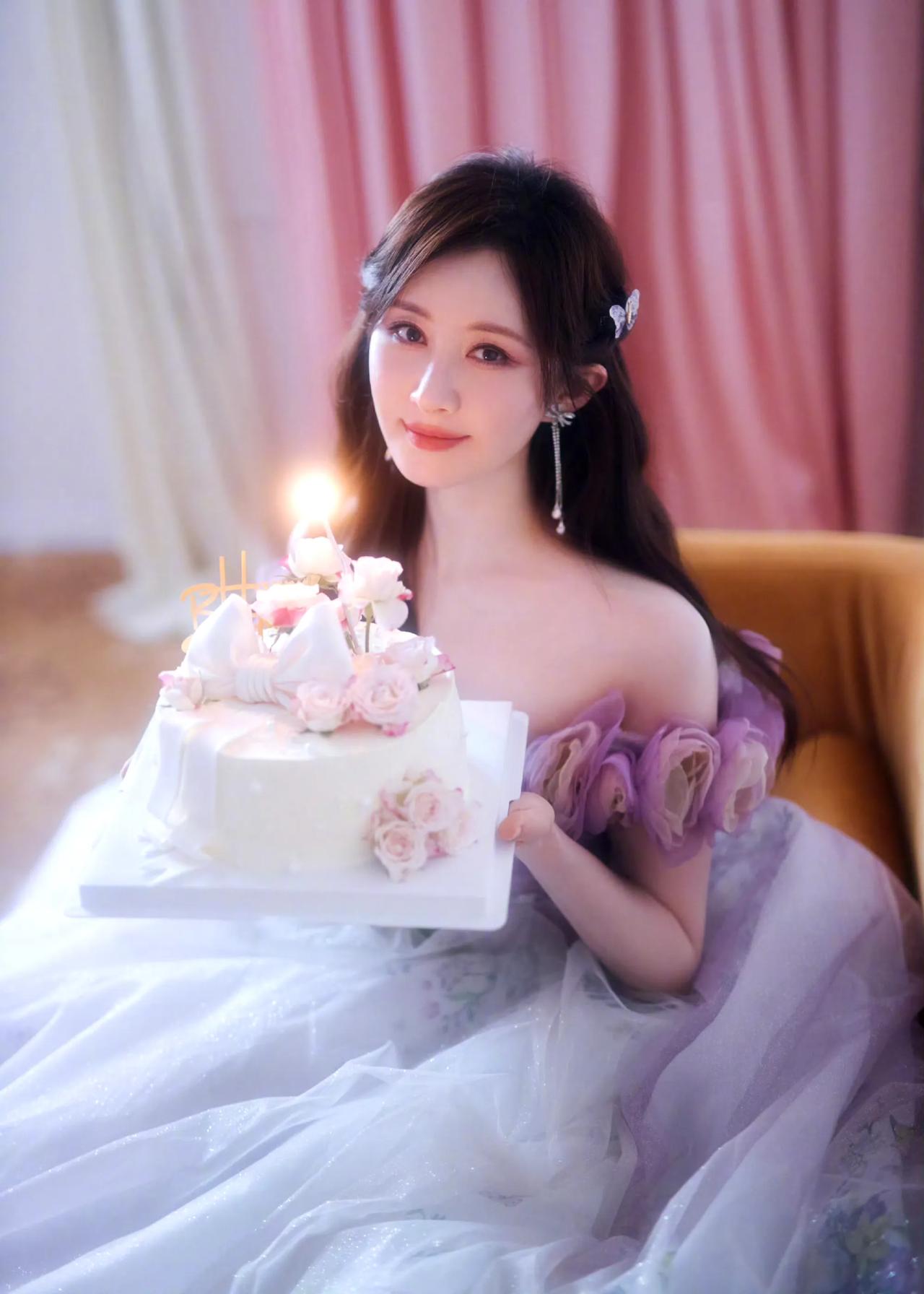 @舒畅 最新～今天我过生日，
大家的祝福已收到，谢谢🙏