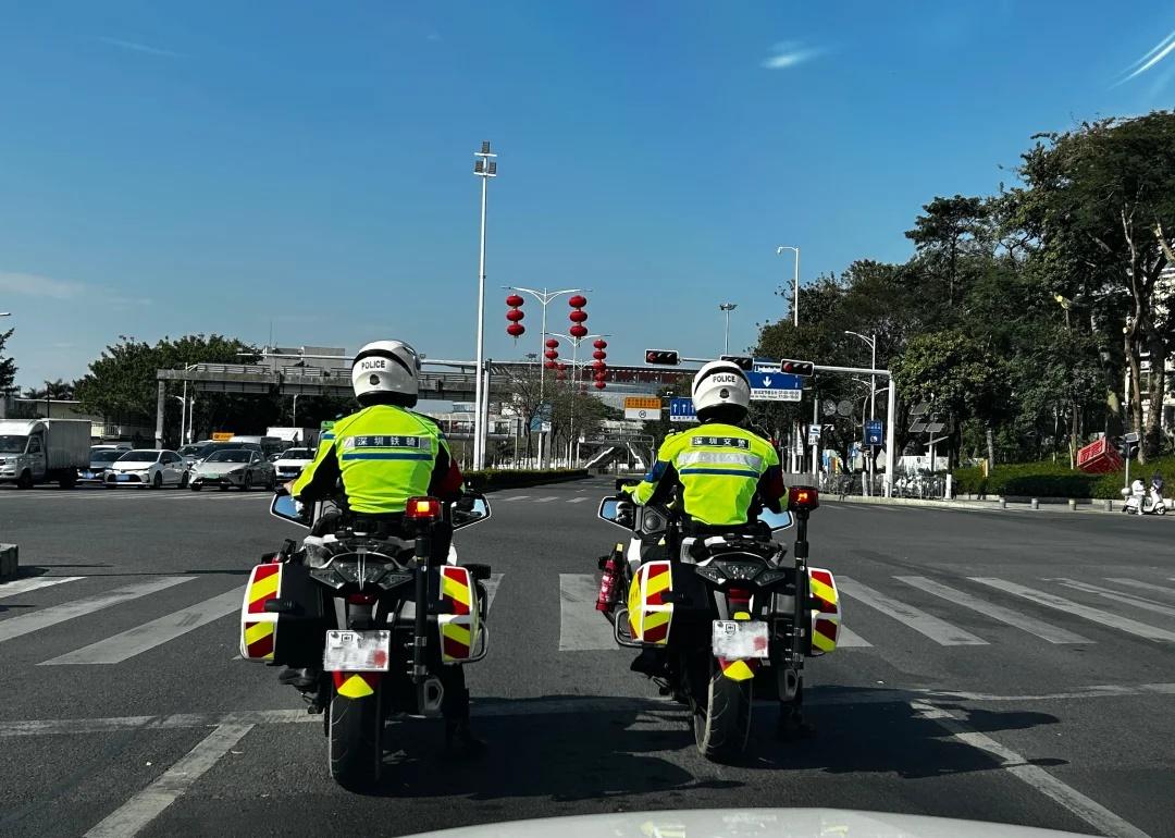 铁骑开路护航😎
民航人 飞行员 飞行员的日常