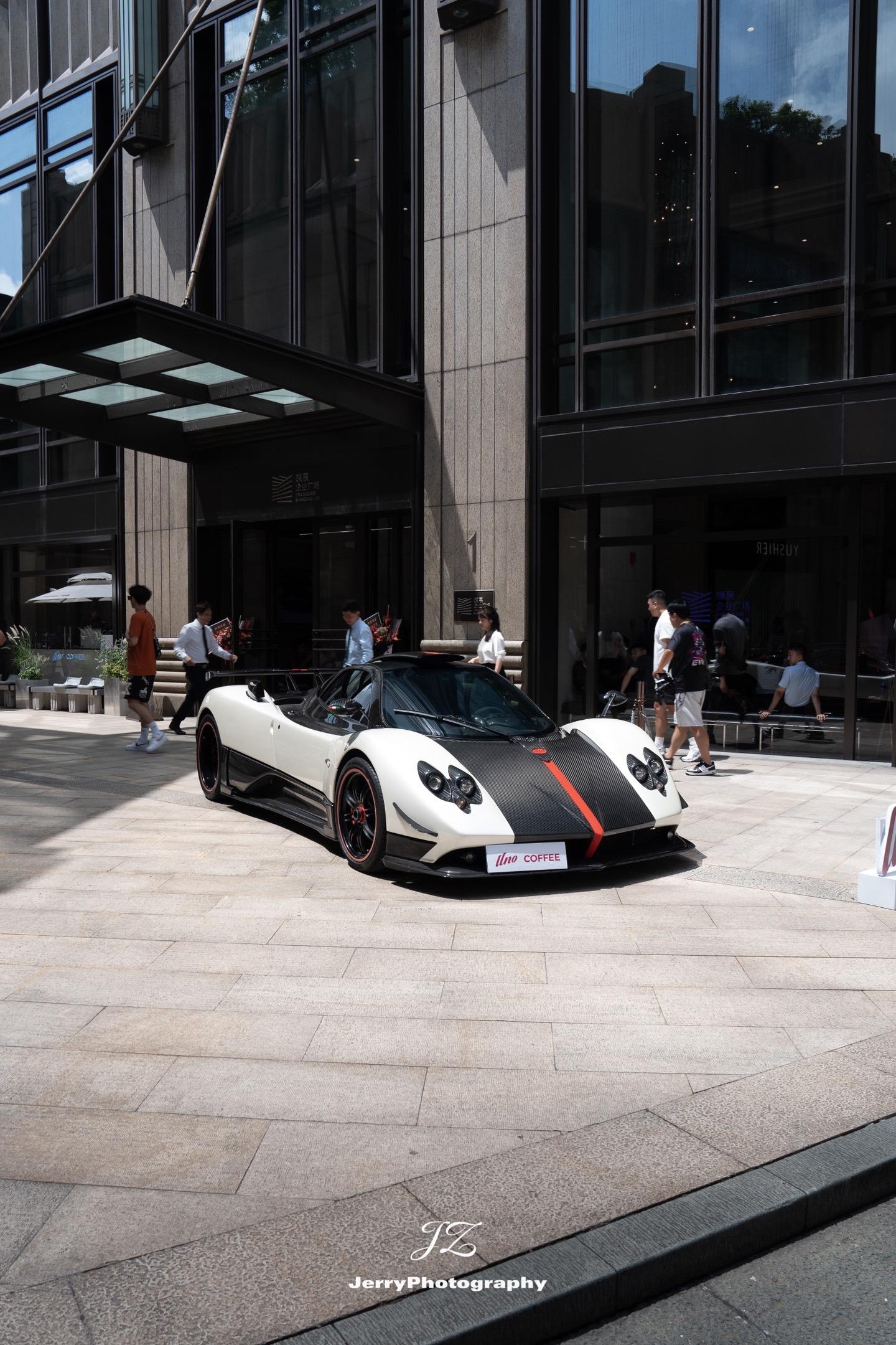 最終章！Uno咖啡开业来展出的Zonda Cinque 1号车，这次终...