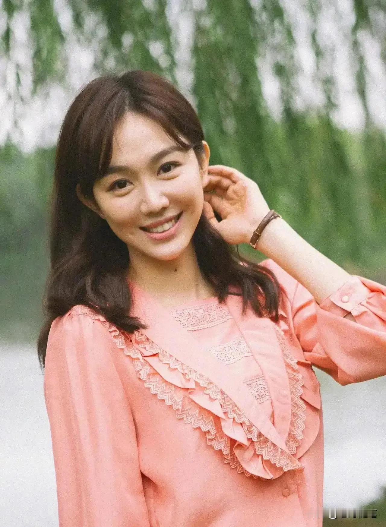 著名影视演员，优质偶像，姜妍说：在《南来北往》这部戏中，我诠释的是姚玉玲这个角色