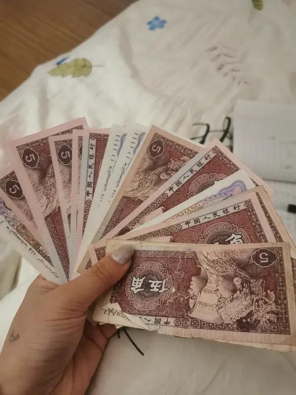 我还真遇到过过河拆桥、忘恩负义的人。之前有个朋友创业缺钱，我二话不说借了他五万块