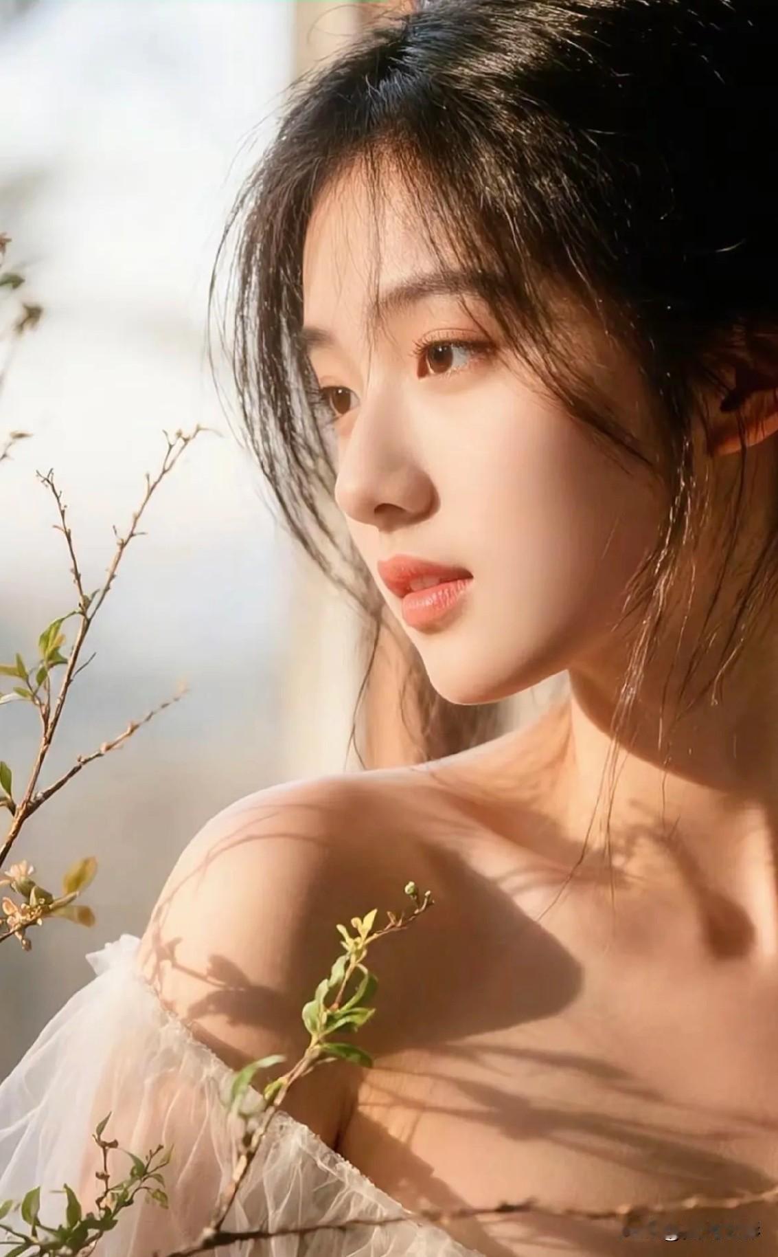 光之影&AI
阳光下的少女，温柔如水，美得令人窒息。
少女感笑容 自然清新美少女