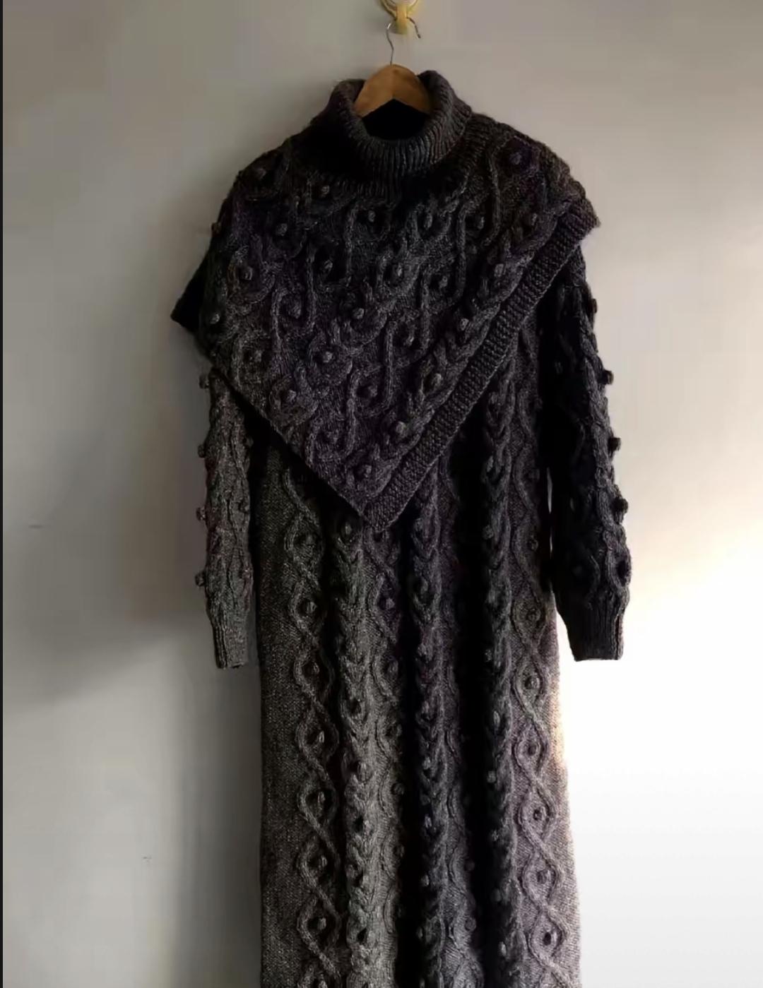 1500块的毛衣长裙被砍到800，她说“不值”，我说“它真不便宜”。
我织了47