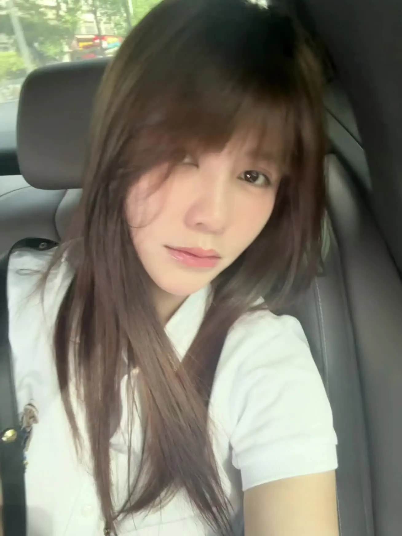 我这么认真努力生活  你看见的我只会享受生活！