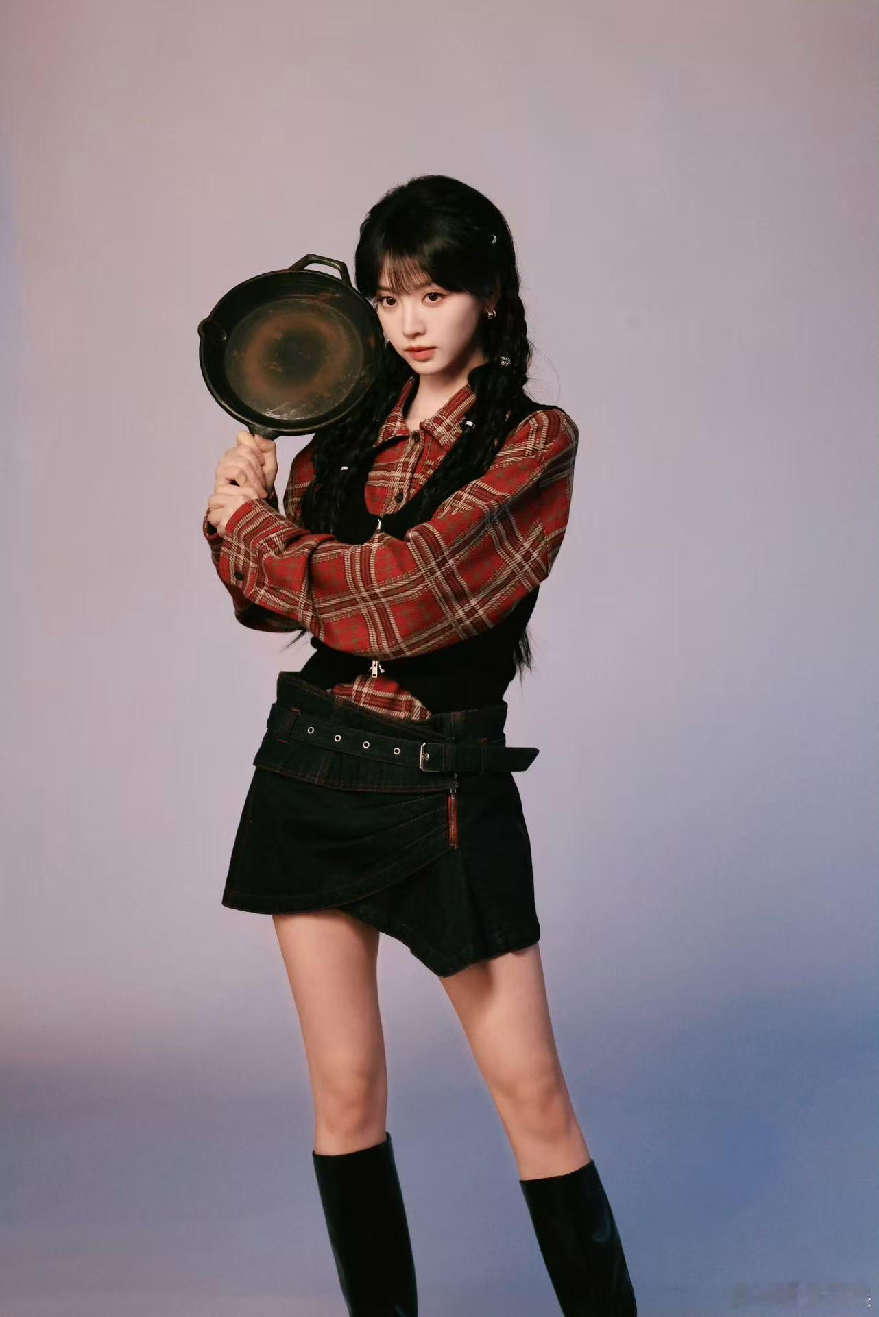 田曦薇这次双马尾匹配的道具是田曦薇双马尾格子衫田曦薇这次双马尾匹配的道具是，可爱