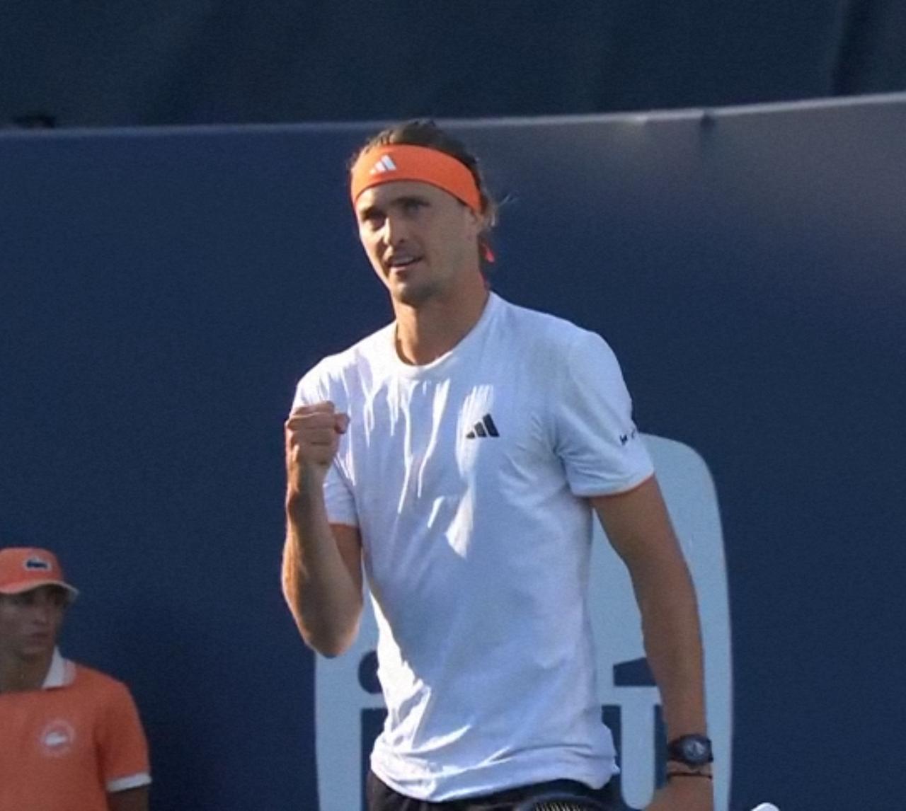 兹维列夫迈阿密大师赛曲折中晋级，取得对西里奇八连胜
        北京时间20