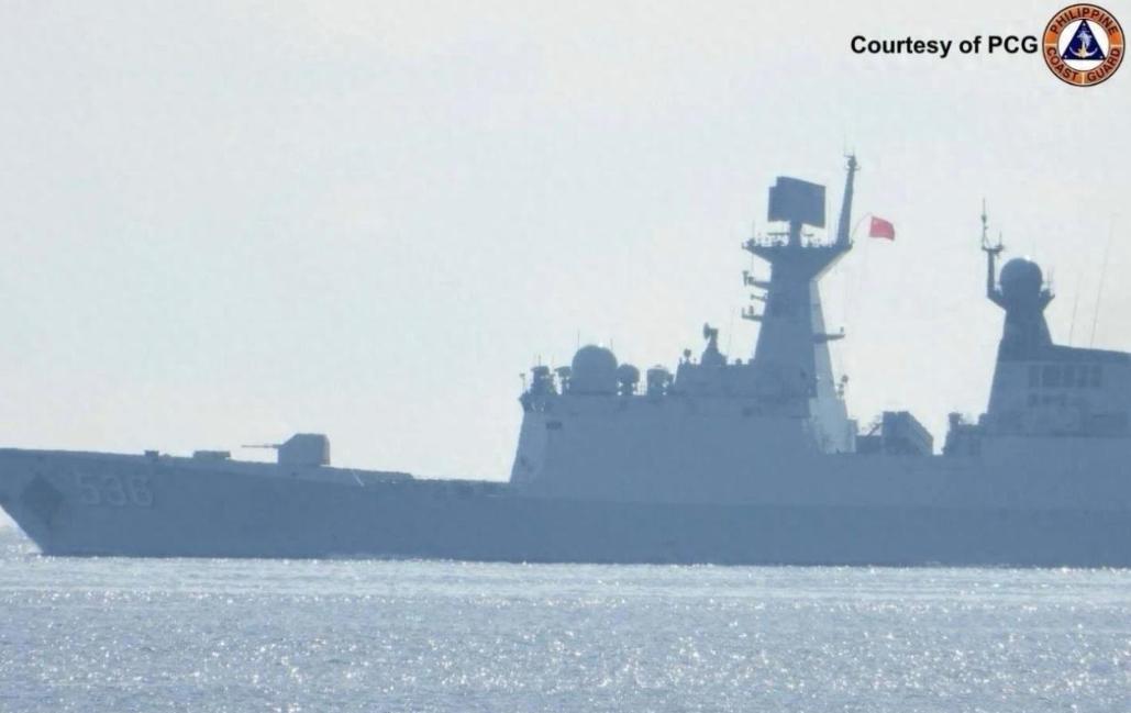 “中国海军堵上门了：054A护卫舰堵到菲律宾家门口！”2026年9月27日当天，