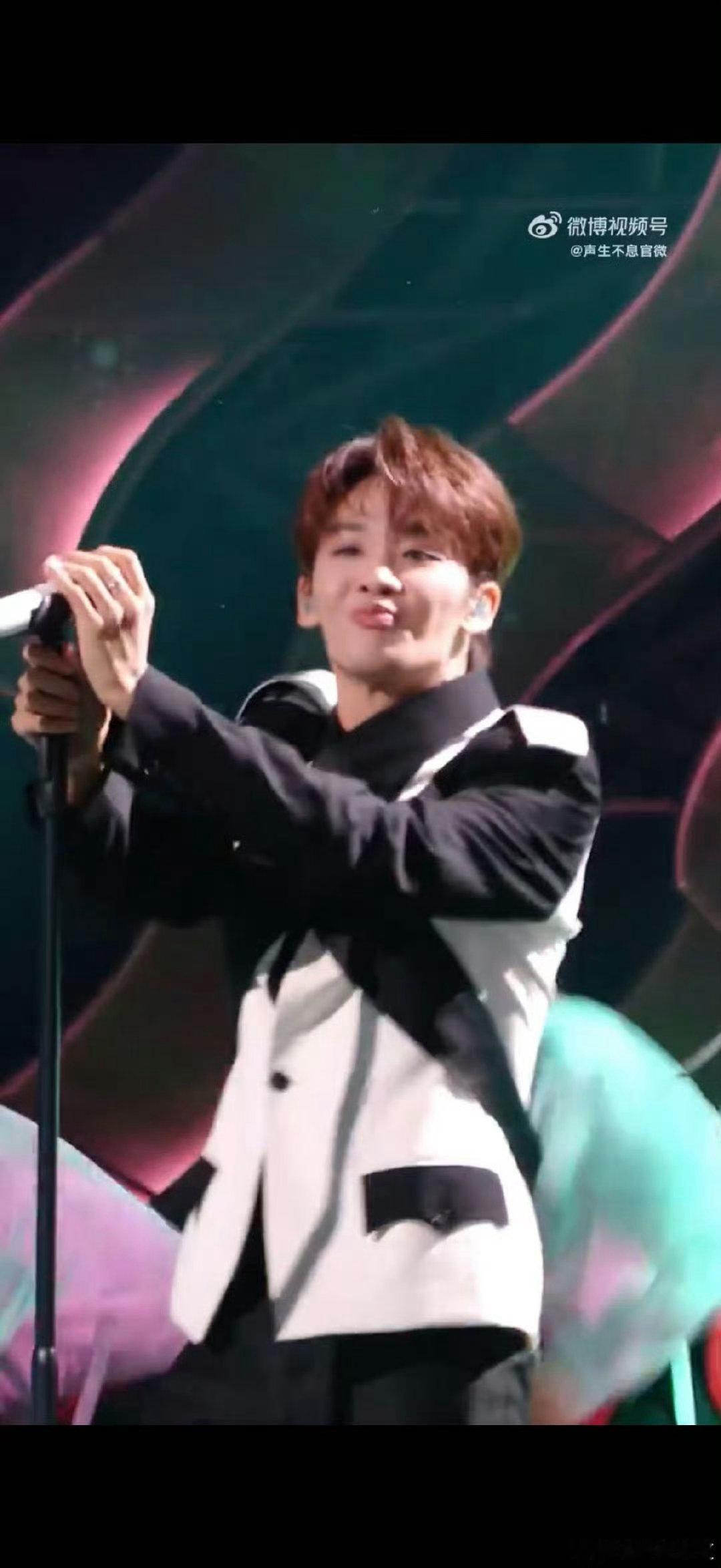 “Everybody is Kung Fu Fighting”一响，谁的热血被点