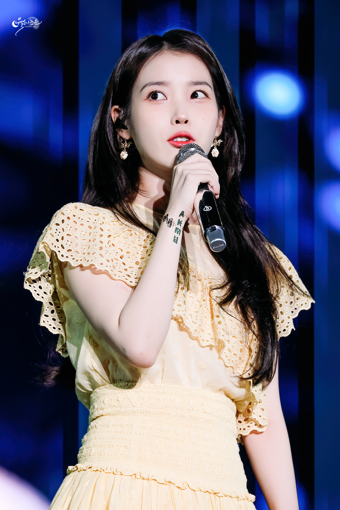 前年今日240616 IU&乐童音乐家演唱会iu壁纸