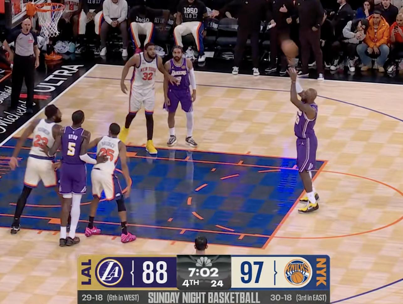 詹姆斯今天罚球，6中2。 