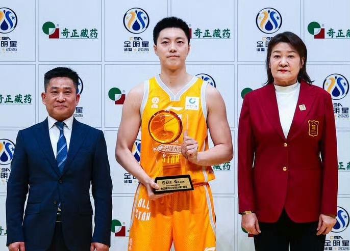 你觉得本届CBA全明星正赛有哪些不足本届CBA全明星正赛总体来讲还可以吧，但比赛