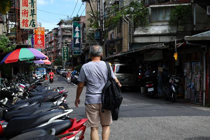 台湾人均GDP胜韩国冲145万新台币（约30万人民币）月薪中位数却仅4万新台币陷