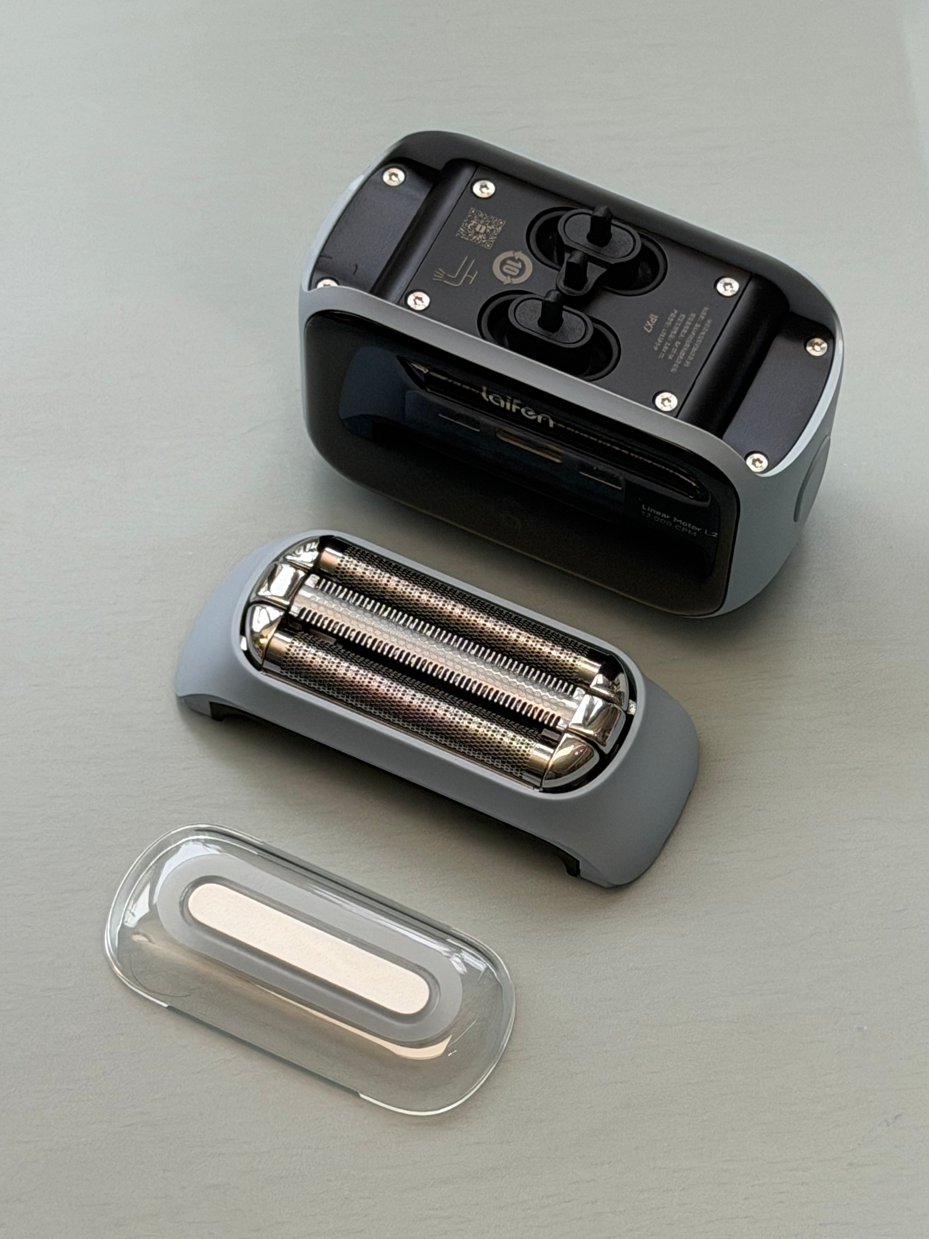 前两天聊剃须刀，发现大家基本分两派：往复式 vs 旋转式。旋转式更舒服，适合胡须