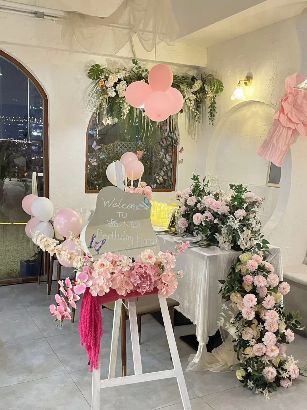 生日的浪漫被粉色与暖光承包了🎂 🎀💐🕯️✨