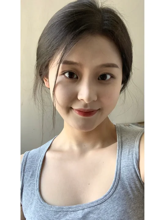 方圆脸|戒糖+降雄1年，越素越好看