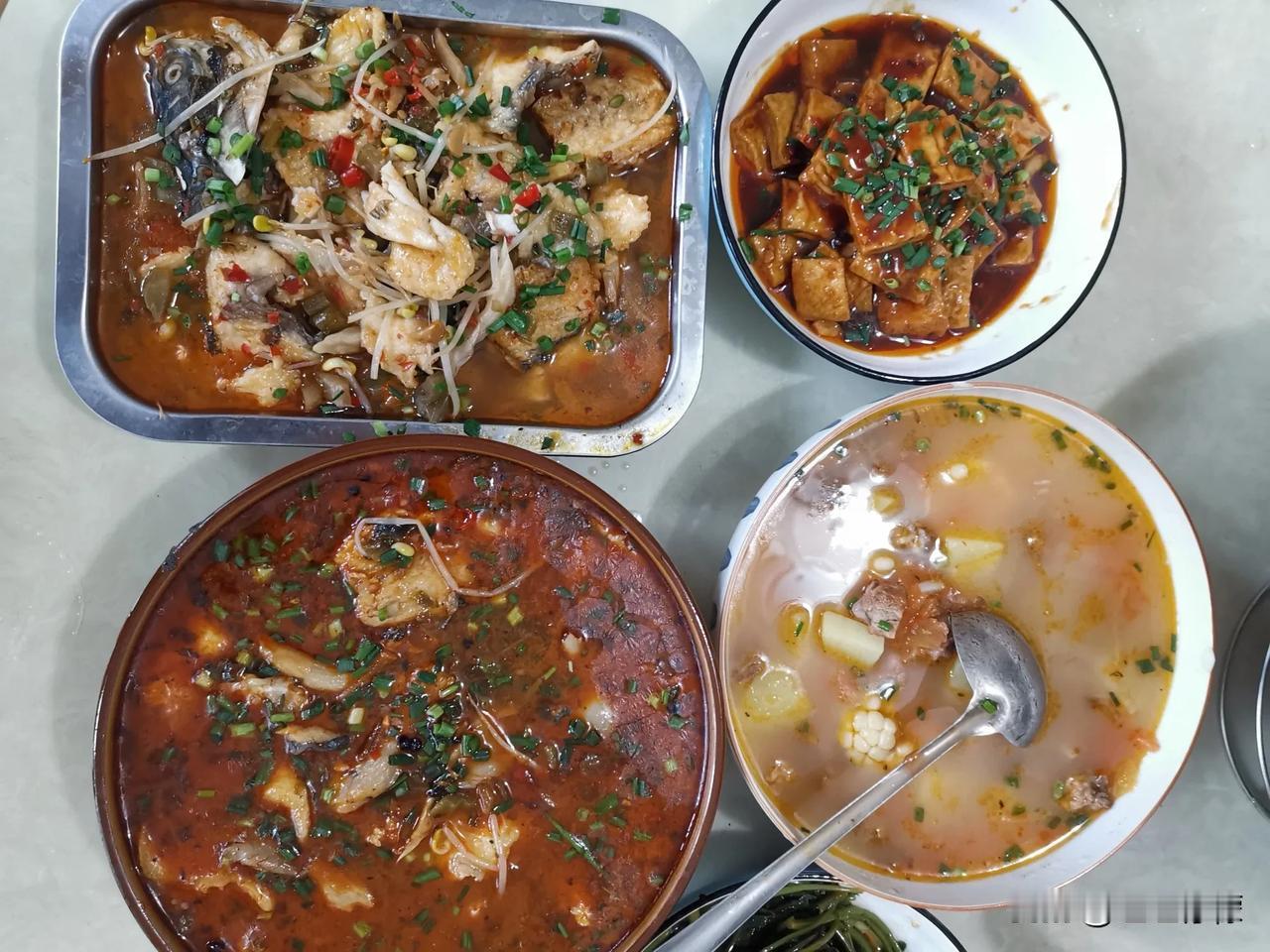 #记录秋日生活点滴#
周末餐饮，家庭自助烤肉，空闲时把家里的烤锅利用起来。

周