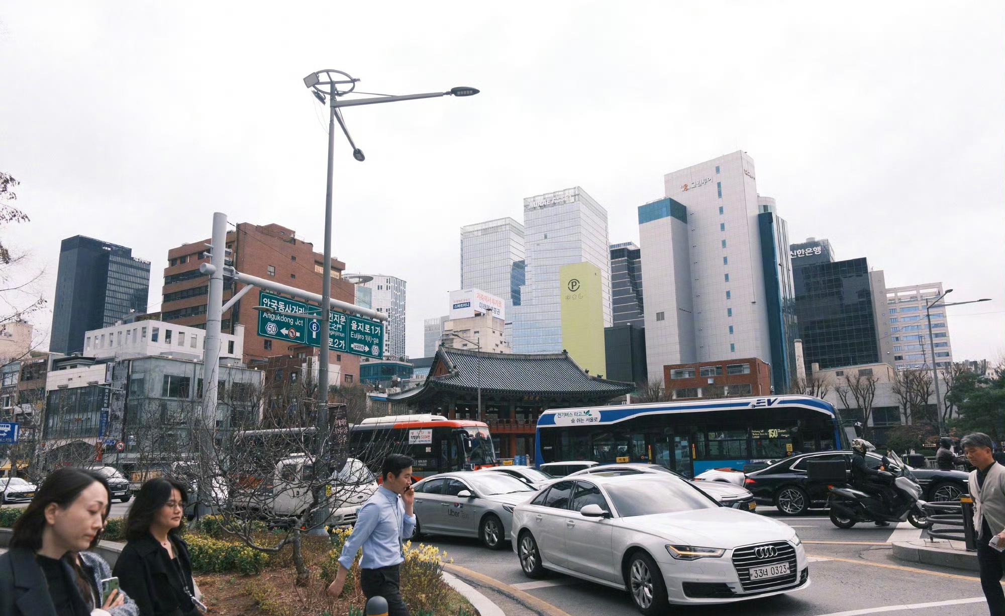 三星员工扎堆跳槽SK海力士SK海力士员工婚恋市场地位超医生律师受益于AI芯片需求