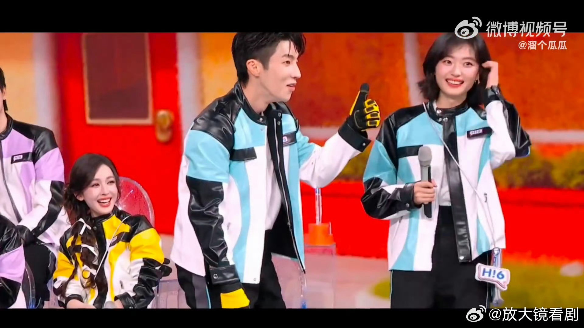  孙千高瀚宇接花孙千高瀚宇cp感 从剧里甜到综艺，孙千高瀚宇太好磕了！ 