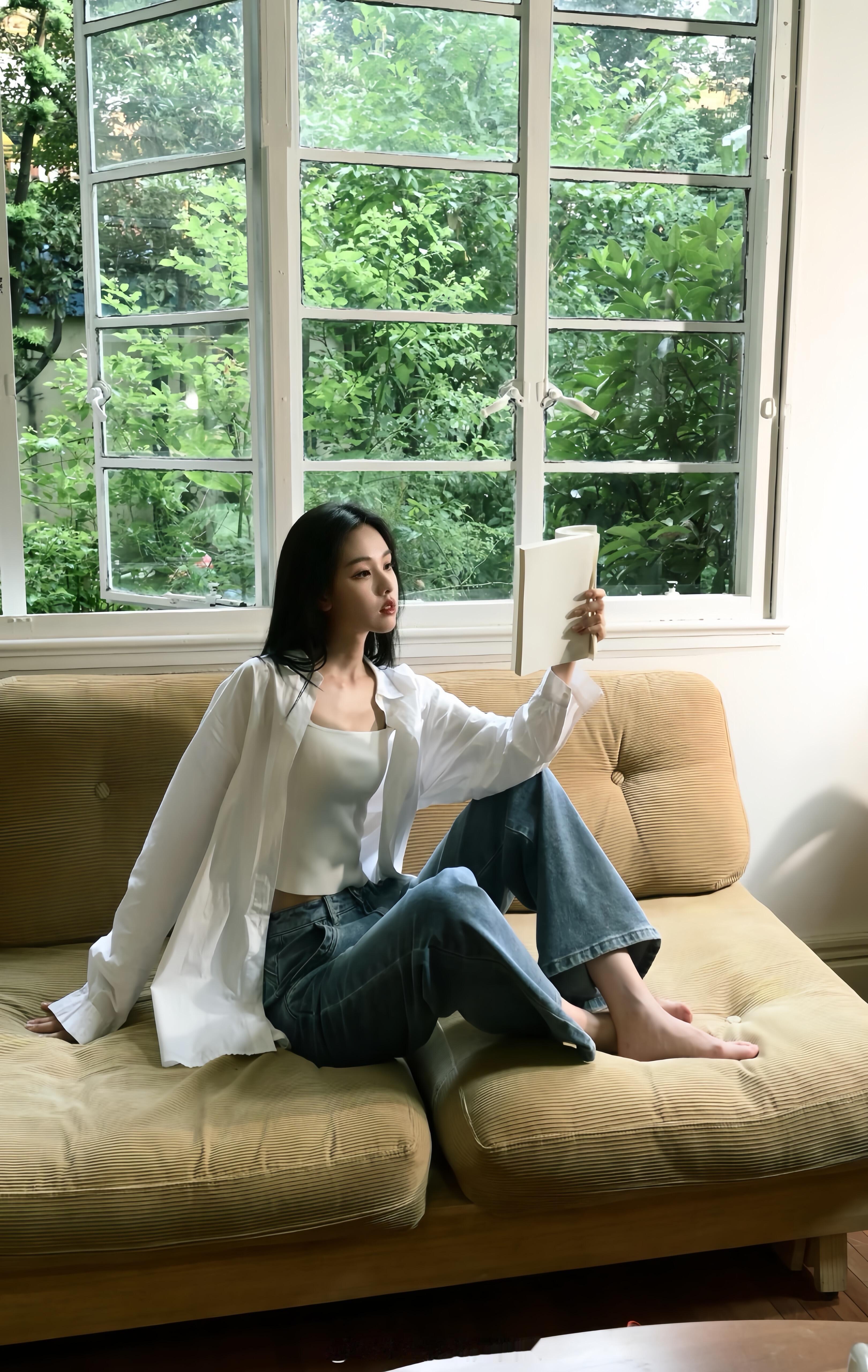 陈都灵🫧壁纸 来欣赏高智感美貌啦～ 