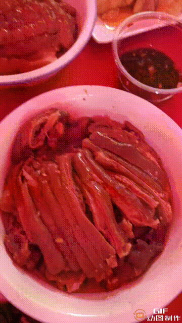 表妹的升学宴，菜品非常丰盛，祝表妹考上大学，步步高升，愿你前程似锦