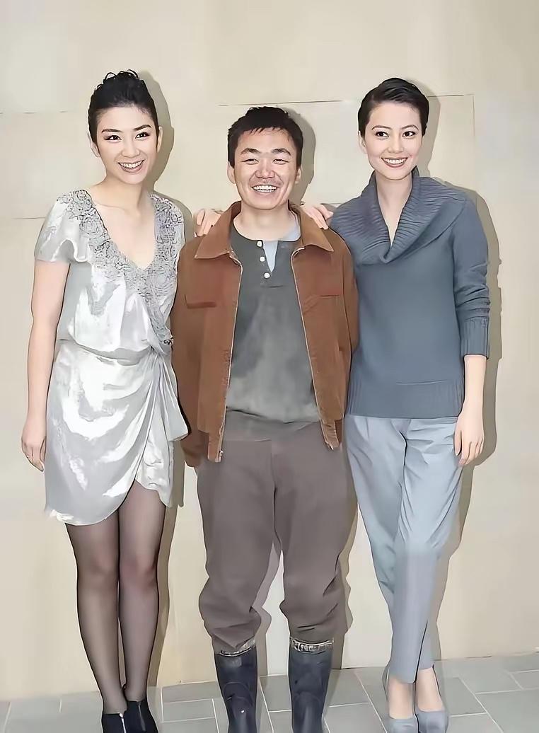 王宝器高圆圆旁边女神又是谁，第一次见到