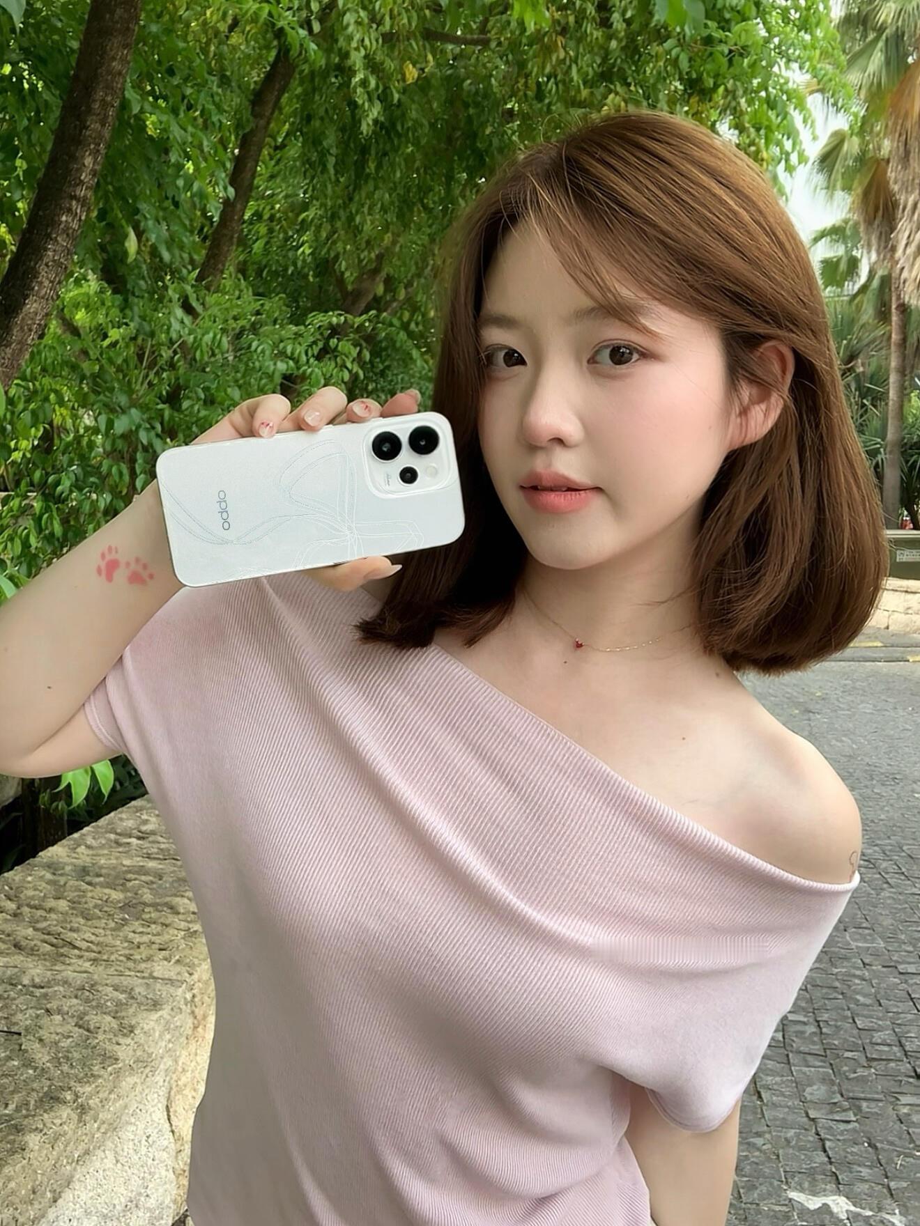 总有那么几个朋友刚刚认识的时候斯斯文文的几天后就变得不知道是那家医院放出来的精神