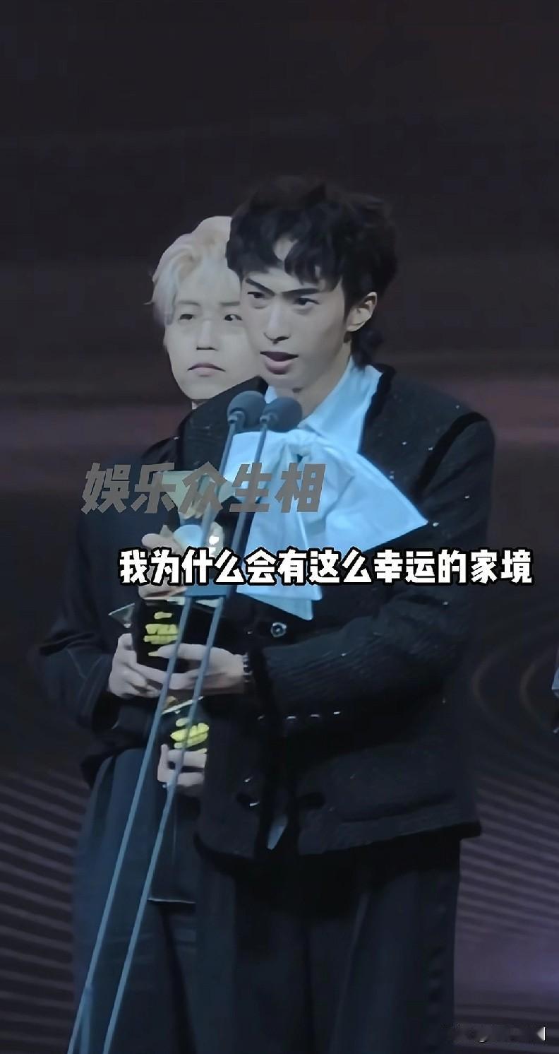 我觉得庾澄庆和伊能静最好的就是没有把离婚的纷争弄到台面上，私下解决。真的很明智。