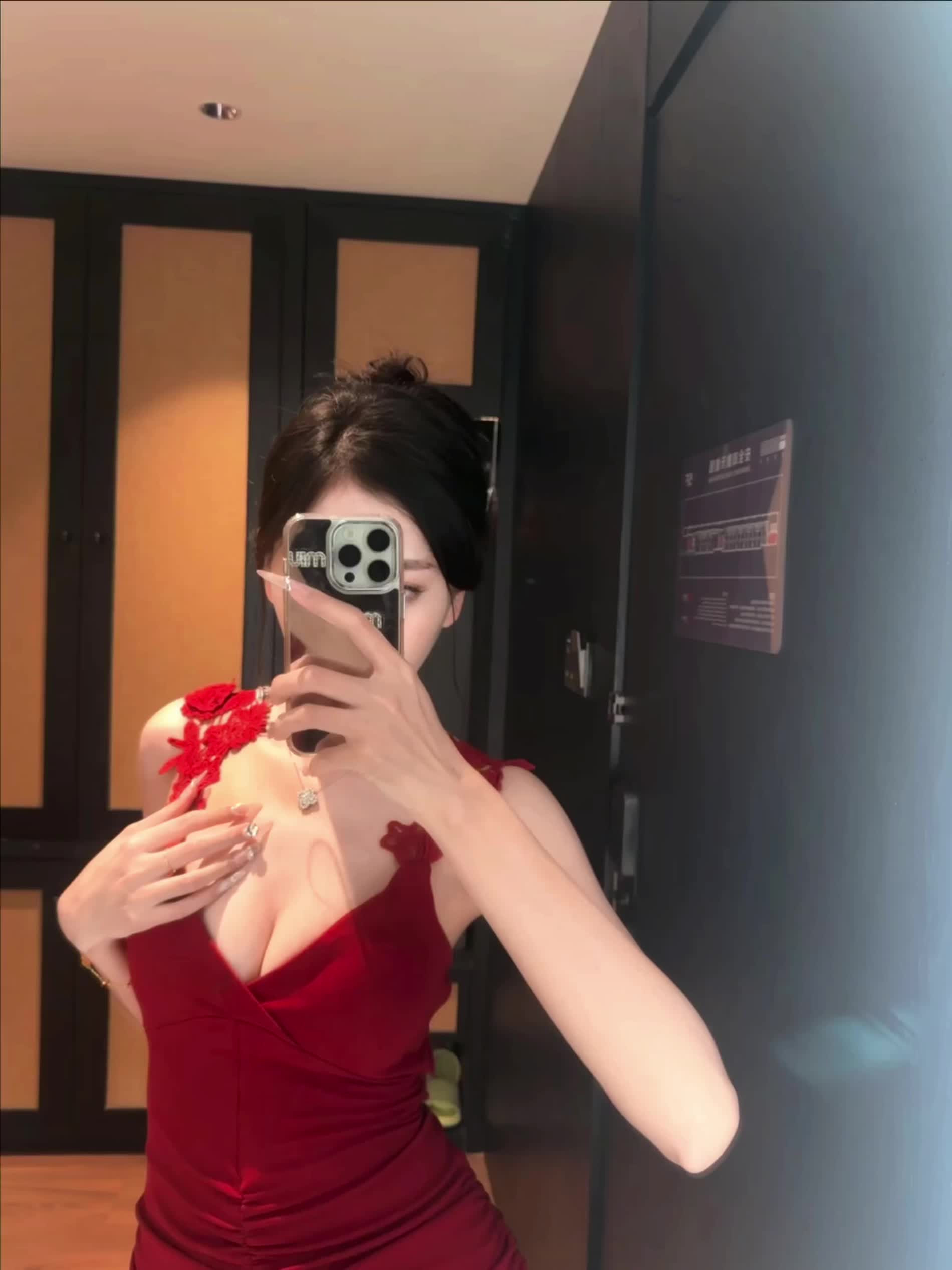 漂亮的人太多了 我只想做一个幸福的小女孩